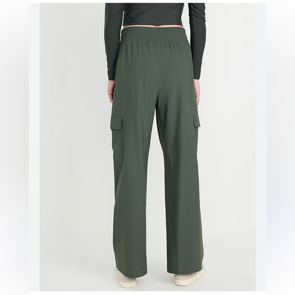 Old Navy SleekTech Wide Leg Cargo Pants